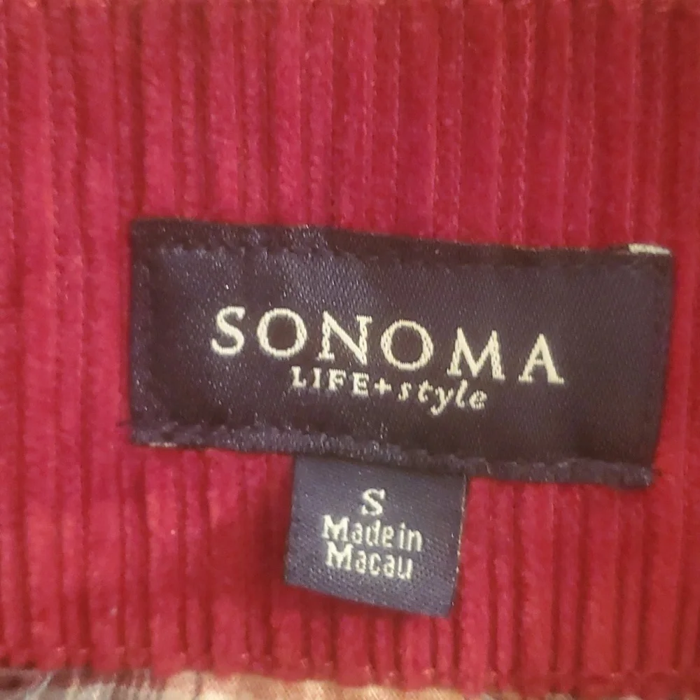 Red jacket - Picture 2 of 3